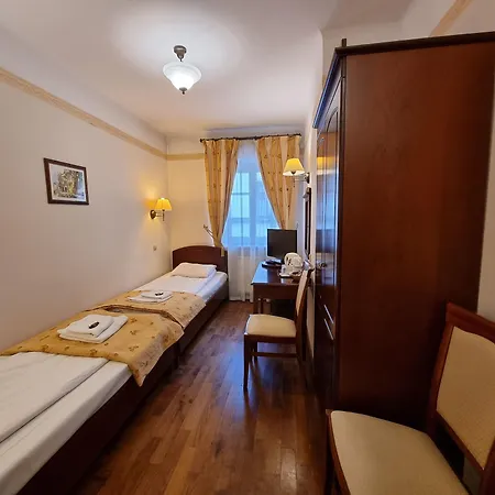 Karmel Aparthotel 3*